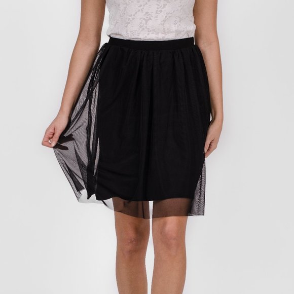 Black skirt ,mesh fabric and elastic waistband - Picture 1 of 2